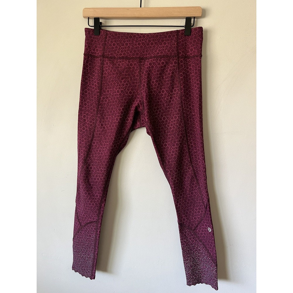 Lululemon Tight Stuff Size 8 Reflective 7/8 Scalloped Hem Star Pixel Tights